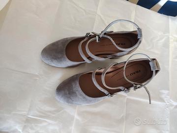 Décolleté in camoscio grigio