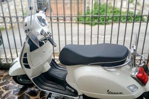 VESPA 300GTS SUPER FULL OPTIONAL