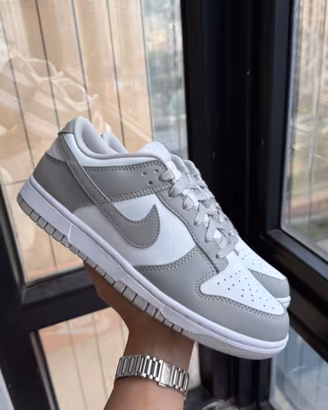 Nike Dunk basse, grigio-bianco EU 44