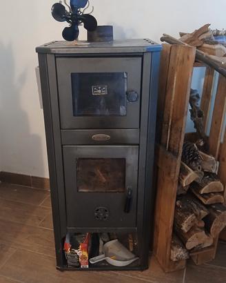 Stufa a legna con forno