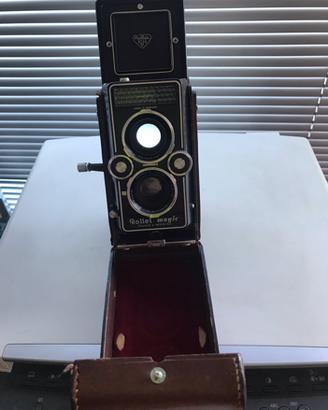 Macchina fotografica antica