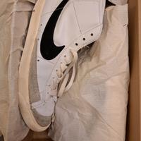 Blazer Nike Mid '77 VNTG scarpe bianche