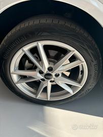 Cerchi in lega con rispettive gomme