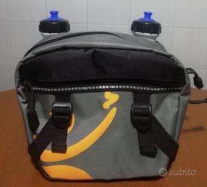 Marsupio con borracce 