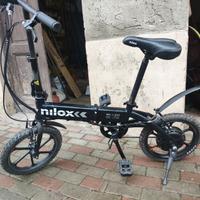 Bici pieghevole elettrica della nilox