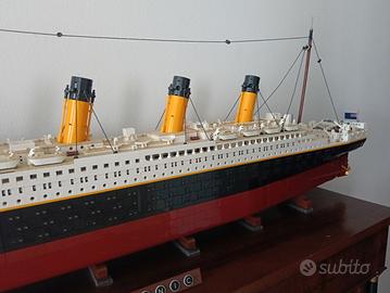 Lego Titanic 10294 con scatola e istruzioni 