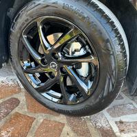 Cerchi in lega 16 pollici e pneumatici Opel Corsa
