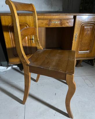Scrivania vintage con seggiola