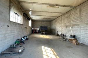 Ronco all'Adige: magazzino / deposito