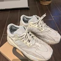 Yeezy 700 analog US8 EU41 1/3