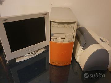 PC fisso completo di monitor ACER e stampante HP
