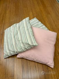 3 eleganti cuscini in tessuto