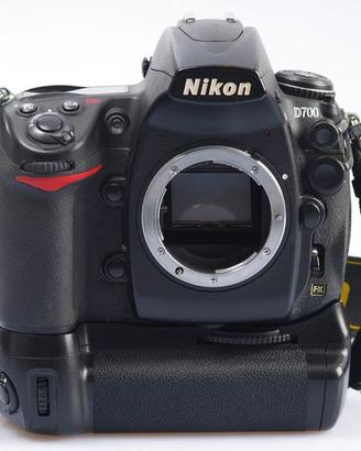 Nikon D700 con Battery Grip
