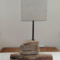 lampada artigianale in legno e pietra