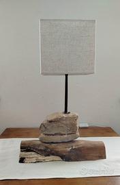 lampada artigianale in legno e pietra