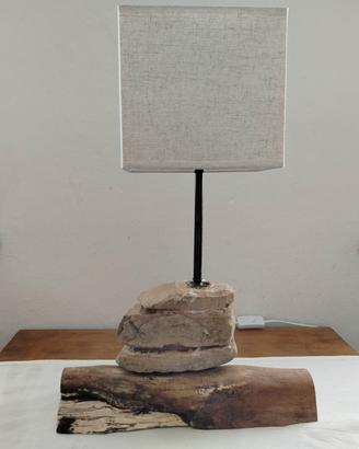 lampada artigianale in legno e pietra