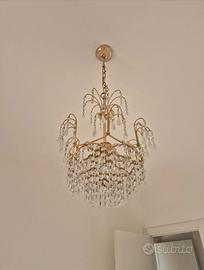 Lampadario in cristallo e ottone stile vintage