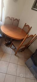 Tavolo allungabile con 4 sedie