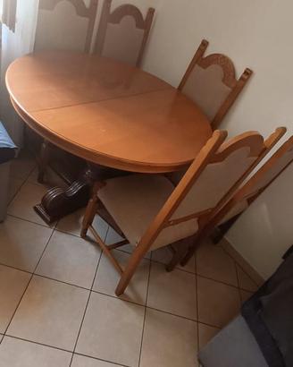 Tavolo allungabile con 4 sedie