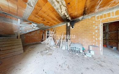 VILLA SEMINDIPENDENTE - LA MORRA