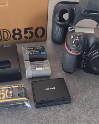 Nikon D850 come nuova - 45k scatti - Super Kit