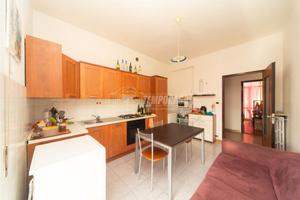 Luminoso appartamento in zona Elce