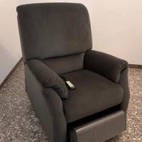 Poltrona Natuzzi reclinabile alza persona 