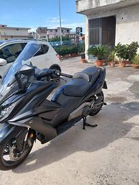 Kymco ak 550 ( da vetrina)