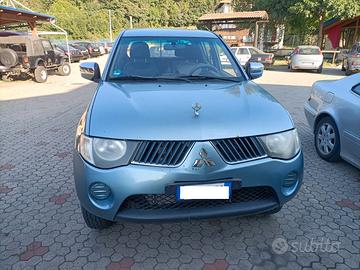 PEZZI DI RICAMBIO MITSUBISHI L200