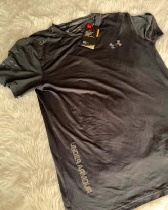 maglietta under armour