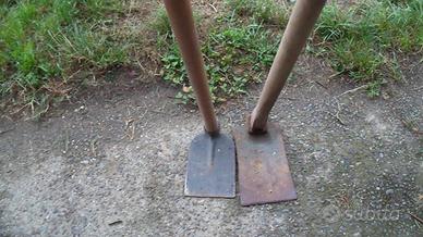 Due zappe forgiate a mano