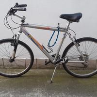 Mountan bike in alluminio