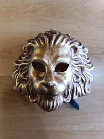 Maschera veneziana in cartapesta 