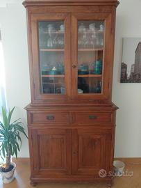 credenza con vetrina in legno arte povera