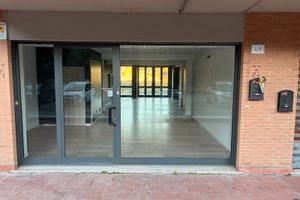 Locale Commerciale Case e Campi