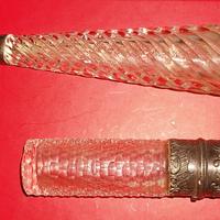 2 antiche bottiglie profumate