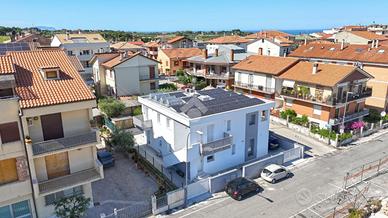 2 LOCALI A PORTO SANT'ELPIDIO