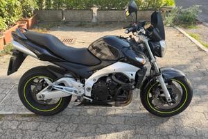 Suzuki gsr 600  leggere descrizione