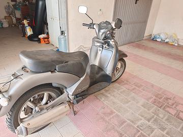 scarabeo 250