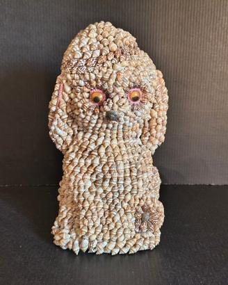 Statuetta vintage di conchiglie