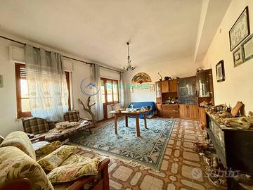 Guspini - Indipendente con cortile