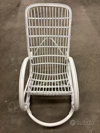 Sedia a dondolo in bambù