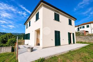 CASA SEMINDIPENDENTE A RICCÒ DEL GOLFO DI SPEZIA
