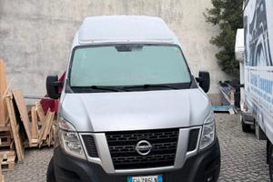 Furgone boxato Nissan Nv400