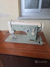 Macchina da cucire vintage Singer 