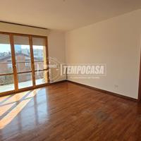 QUADRILOCALE CON GARAGE E CANTINA E DOPPI SERVIZI