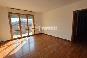 QUADRILOCALE CON GARAGE E CANTINA E DOPPI SERVIZI