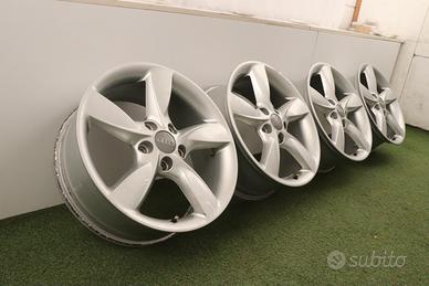 Cerchi in lega Audi A3 S3 17 ORIGINALI 8V5071497