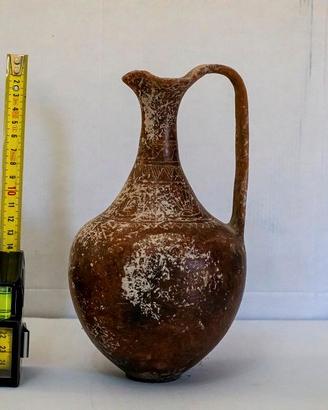 riproduzione artistica di Oinochoe Etrusco in impa