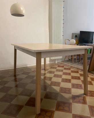 Tavolo IKEA in legno